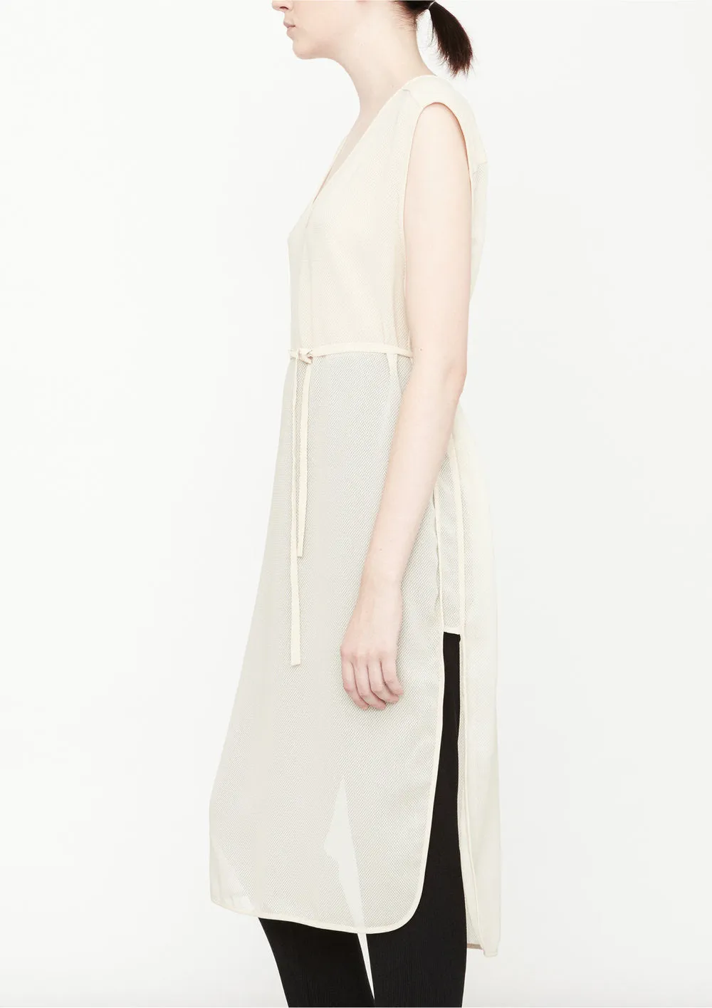 DRESS SLEEVELESS CREME MESH