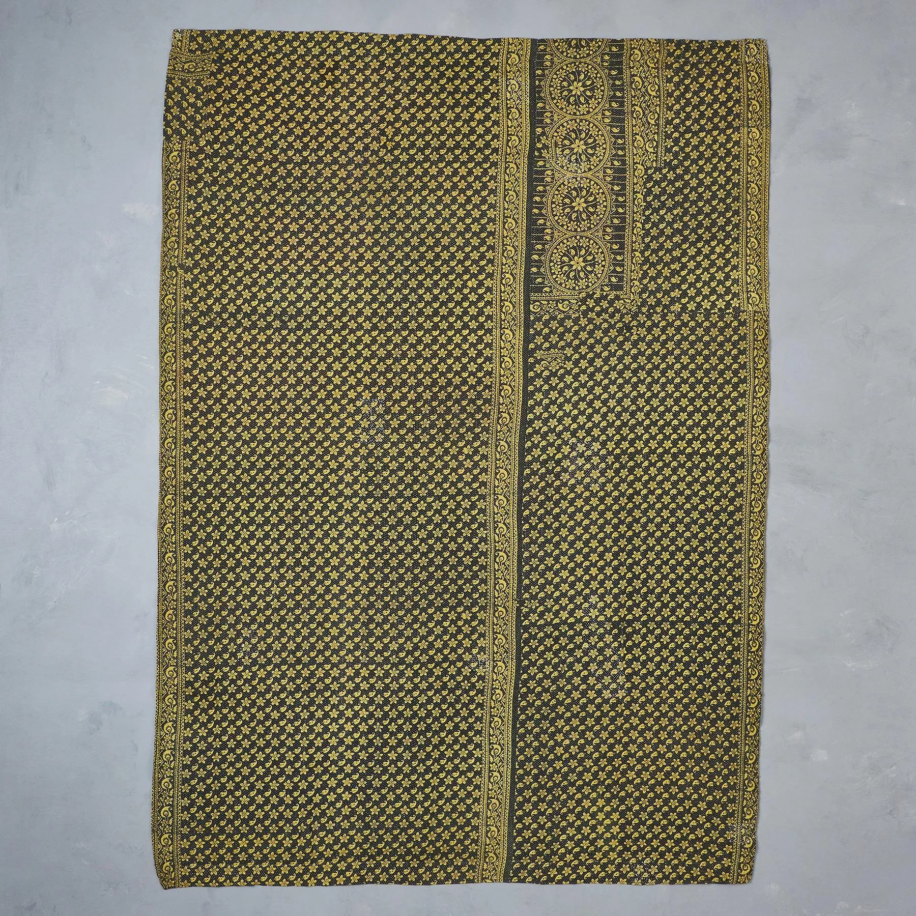 Panagar Sari Throw