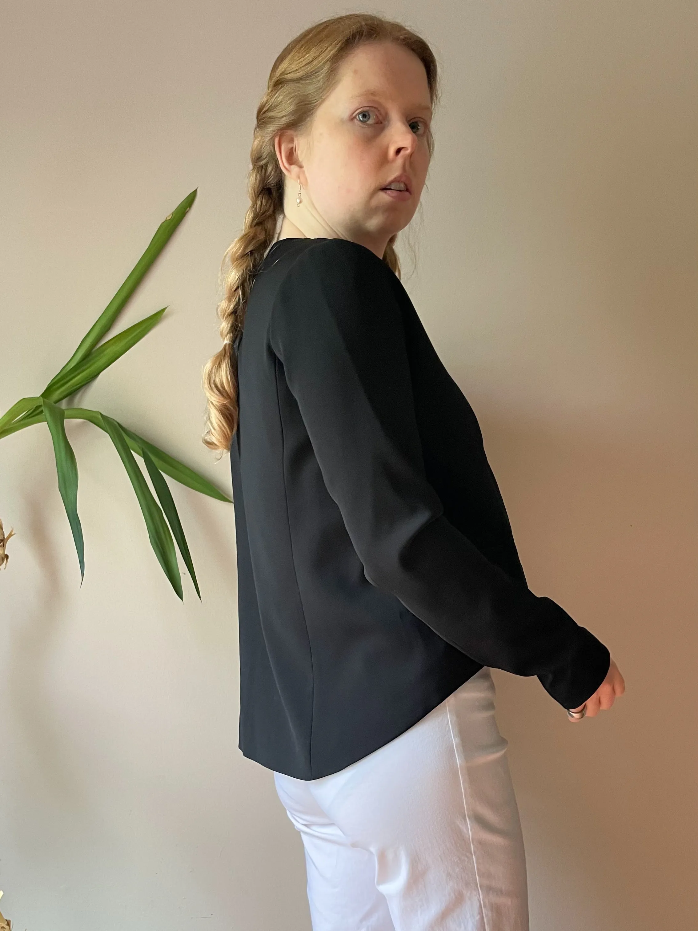 Tahari Black Collarless Open Hi-Low Blazer - Size 2